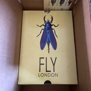 Fly London yorl